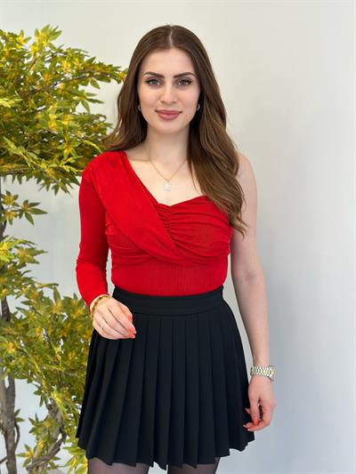 Tek Omuz Drapeli Tasarım Bluz Kırmızı