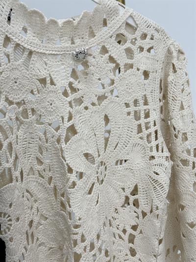 Tığ İşi Taşlı Broşlu Bluz Bej