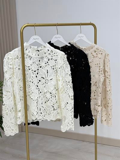 Tığ İşi Taşlı Broşlu Bluz Beyaz