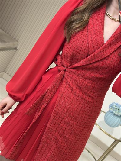 Tüvit Kumaş Şifon Detaylı Kruvaze Elbise Kırmızı