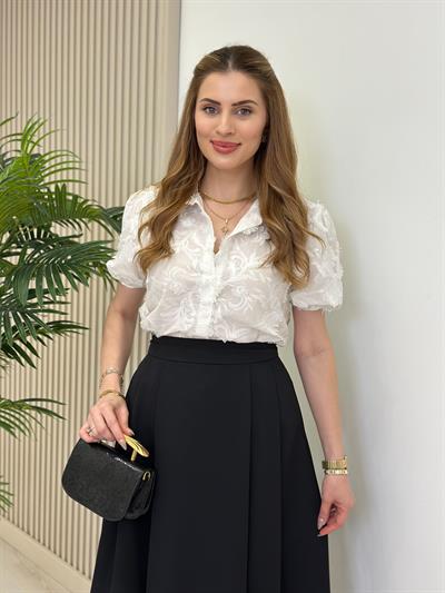 Üç Boyutlu Beyaz Kabartma Desenli Natürel Gömlek 