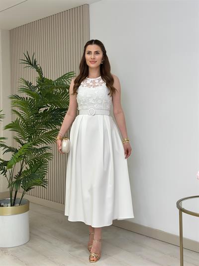 Üzeri Güpürlü Kemerli Tasarım Elbise Beyaz