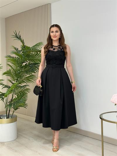 Üzeri Güpürlü Kemerli Tasarım Elbise Siyah