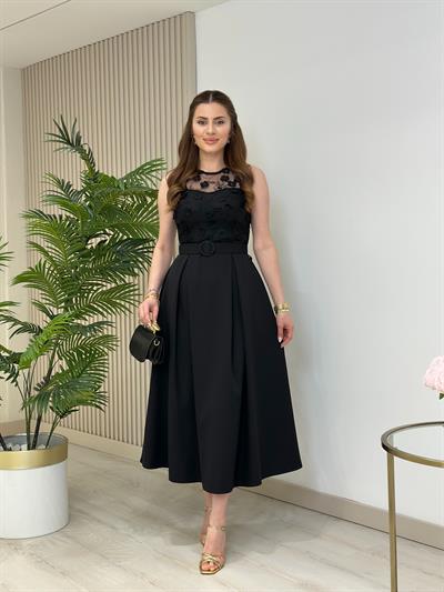 Üzeri Güpürlü Kemerli Tasarım Elbise Siyah