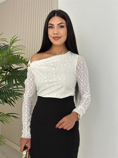 Yakası Düğme Detaylı Güpür Bluz Beyaz