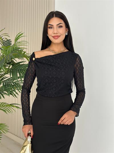 Yakası Düğme Detaylı Güpür Bluz Siyah