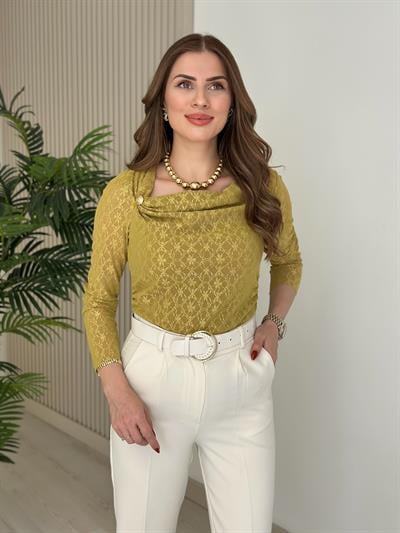 Yakası Düğme Detaylı Güpür Bluz Yağ Yeşili