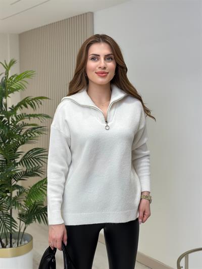 Yakası Fermuar Detaylı Yumoş Kazak Beyaz