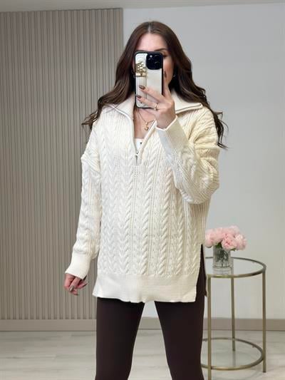 Yakası Fermuarlı Yanlardan Yırtmaçlı Oversıze Kazak Krem