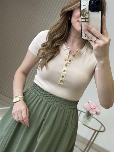 Yakası Gold Çıtçıtlı Fitilli Basıc Tshirt Bej