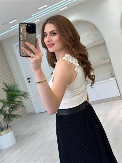 Yakası Güpür Detaylı Likralı Orj. Marka Bluz