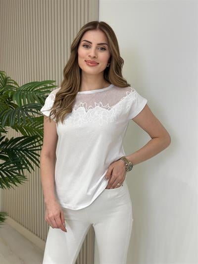 Yakası İşleme Detaylı Tshirt Beyaz