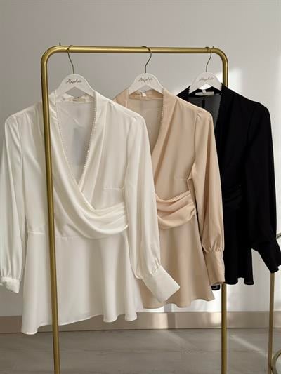 Yakası Kristal Boncuk İşlemeli Eteği Volanlı Bluz Bej