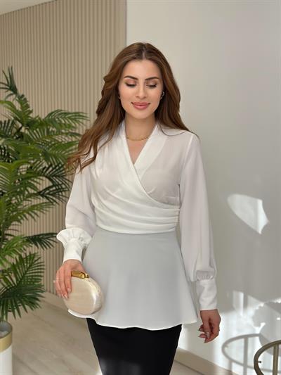 Yakası Kristal Boncuk İşlemeli Eteği Volanlı Bluz Beyaz