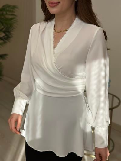 Yakası Kristal Boncuk İşlemeli Eteği Volanlı Bluz Beyaz