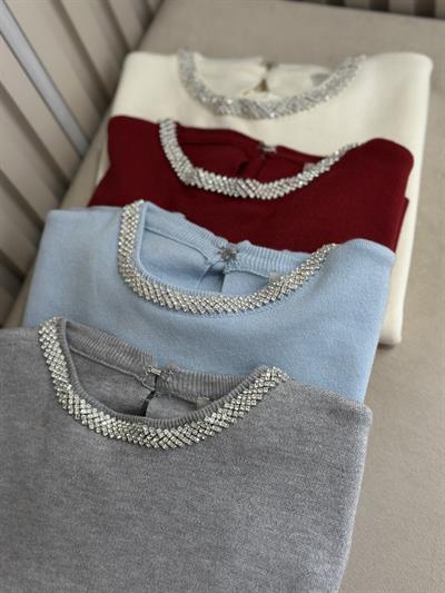 Yakası Taşlı Kısa Kollu Çelik Triko Kazak Beyaz