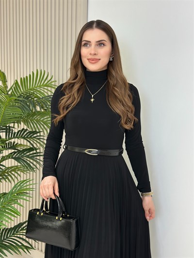 Yarım Balıkçı Yaka Likralı Eteği Pileli Kemerli Elbise Siyah