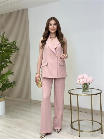 Yeleği Gold Düğmeli Takım Pudra