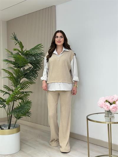 Yumoş Gömlek Detaylı Takım Bej