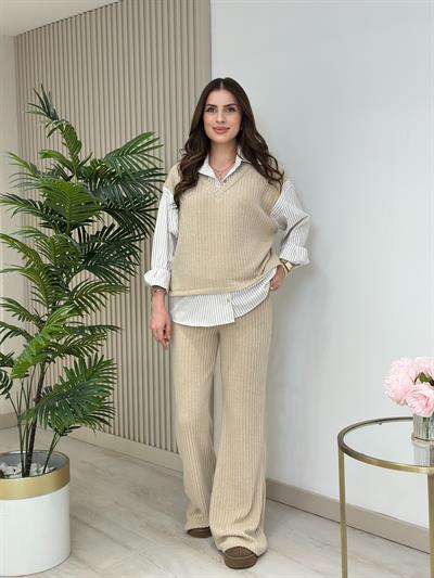 Yumoş Gömlek Detaylı Takım Bej