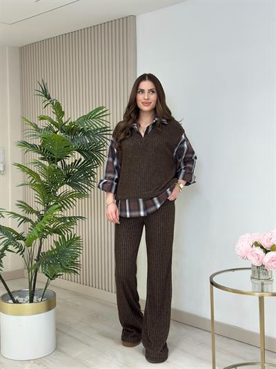 Yumoş Gömlek Detaylı Takım Kahve