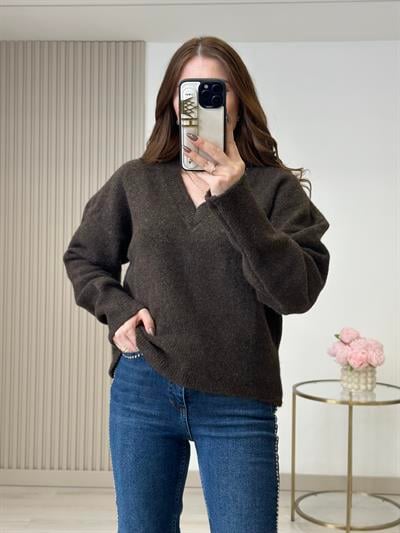 Yumoş V Yaka Kazak Acı Kahve