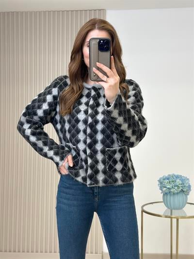 Yün İplik Önü Çıtçıtlı Hırka Siyah Desenli