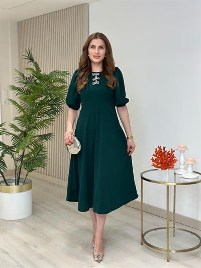 Zümrüt Göğsü Dekolte Detaylı Kloş Elbise