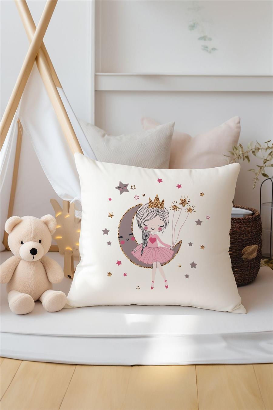 Beyaz Ayda Oturan Kız Desenli 3'Lü Kırlent Kılıfı Tlakr-085