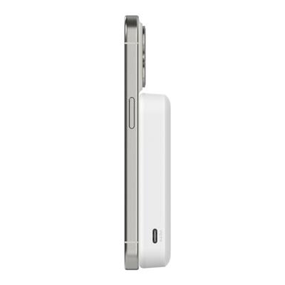 Belkin BPD007BTWT BoostCharge Qi2 15W 8K MagSafe Uyumlu Kablosuz Powerbank – Beyaz