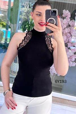 Dik Yaka Dantel Detay Bluz