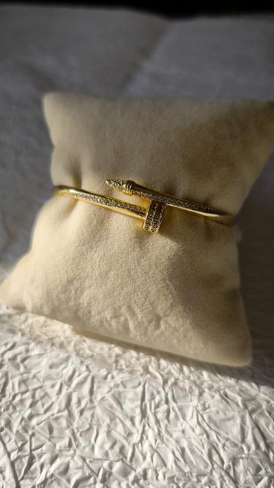  Zirkon Taşlı Çivi Model Kelepçe