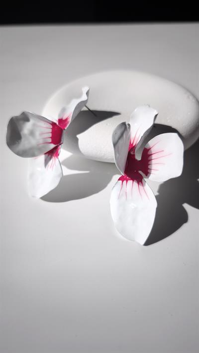 Beyaz Pembe Mineli detay Yarım Çiçek Model Küpe 