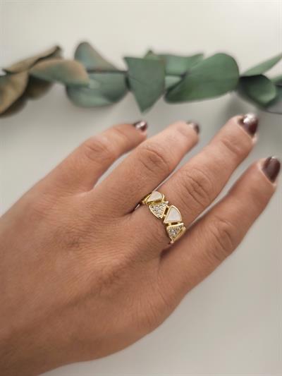 Beyaz Parlak Taş Detaylı Gold Ayarlanabilir Yüzük