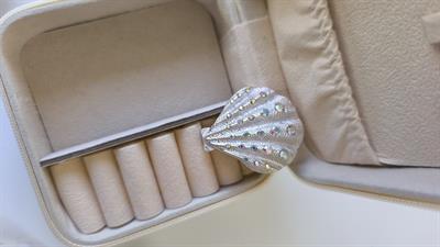 Deniz Kabuğu Figür Renkli Taşlı Broş