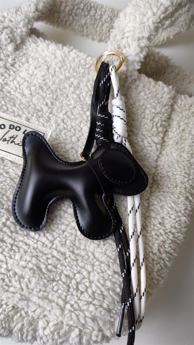 Deri Köpek Figür Sallantılı Çanta Aksesuarı 