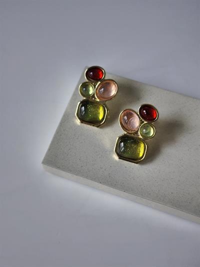 Gold Plaka Çerçeve Renkli Taş Detay Küpe 