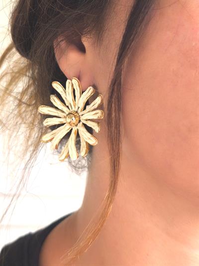 Gold Plaka Üzeri Topçuk Çiçek Figür Hasır Küpe