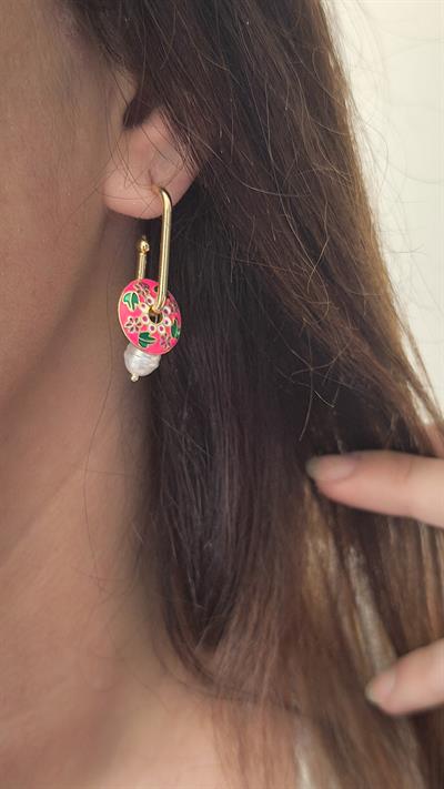 İnci Sallantılı Pembe Çiçek İşleme Detaylı Küpe