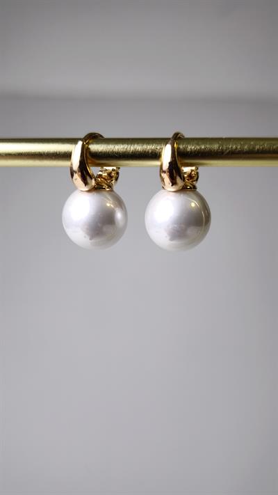 İri Top Sallantılı İnci Küpe