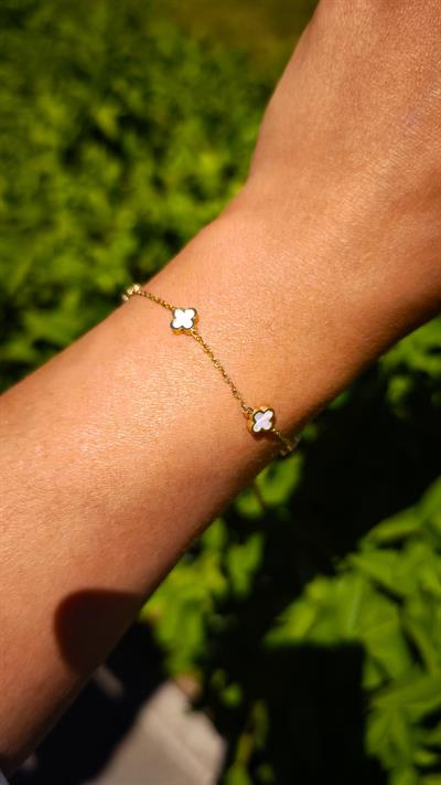 Marka Model Minimal Yonca Beyaz Sedef Bileklik