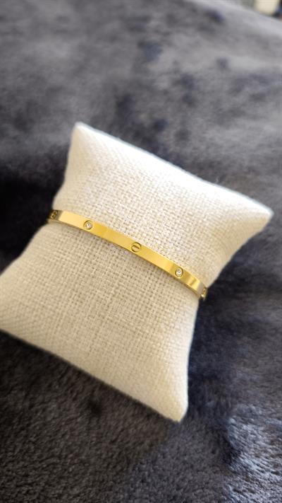 Marka Model Taş Detaylı İnce Kelepçe Bileklik