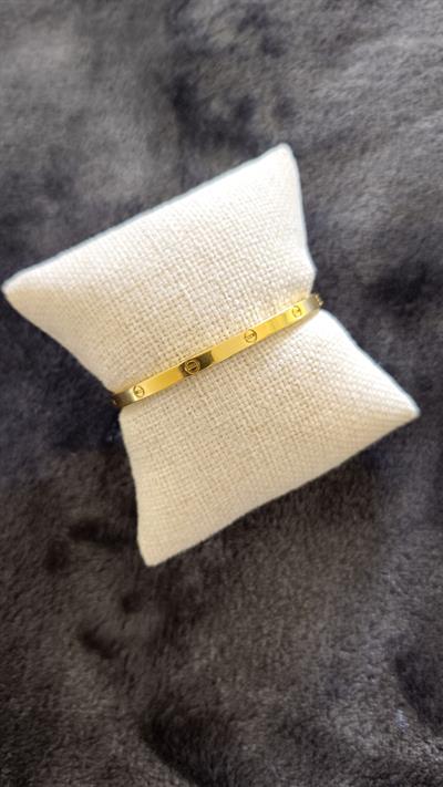 Marka Model Taşsız Kelepçe Bileklik