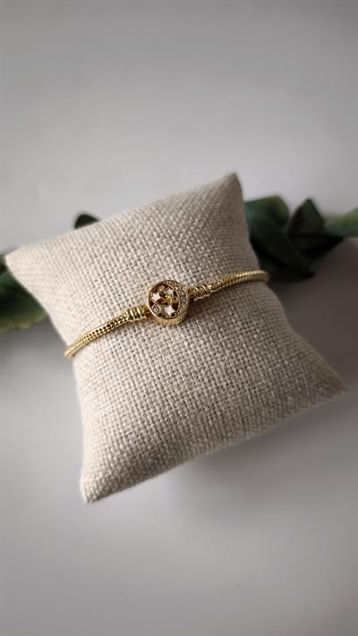 Marka Model Zirkon Taşlı Siyah Detaylı Bileklik