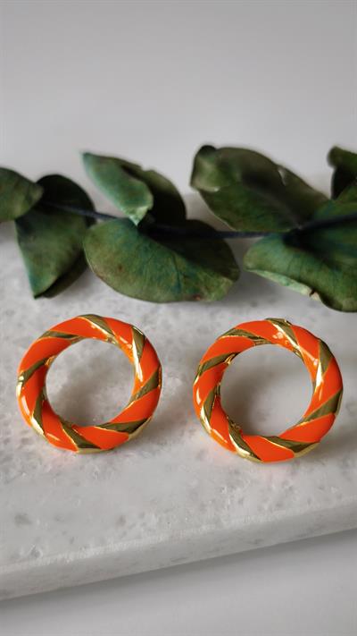 Mineli Yuvarlak Gold Detaylı Küpe