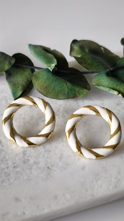 Mineli Yuvarlak Gold Detaylı Küpe