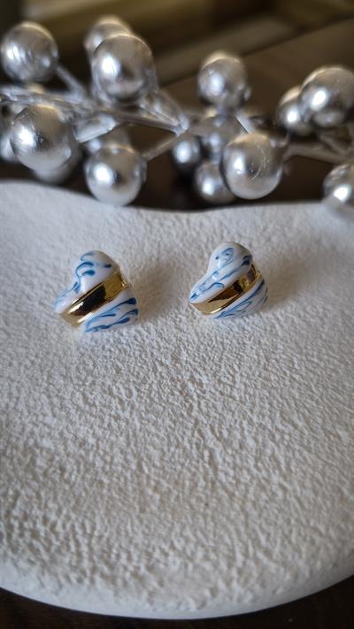 Özel Seri Gold Plaka Detay Beyaz Mineli Mavi Hareli Kalp Küpe 