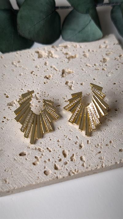 Özel Seri Kıvrım Detay Zirkon Taşlı Çubuk Plaka Küpe 