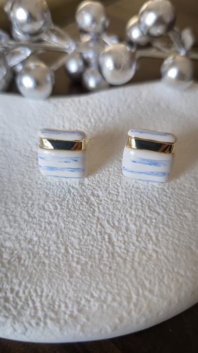 Özel Seri Beyaz Mineli Mavi Hareli Kare Küpe