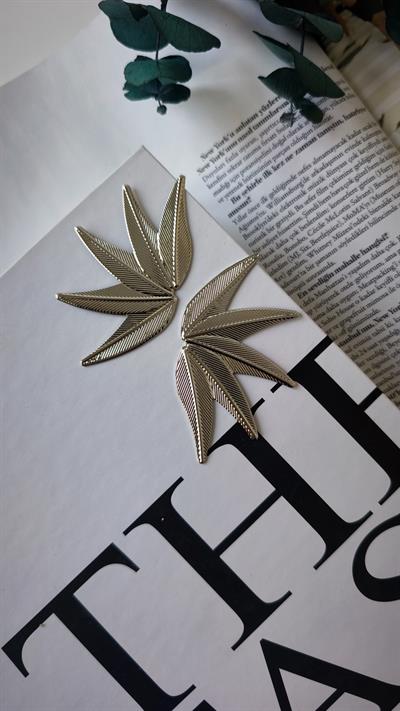 Özel Seri Tırtık Plaka Yarım Çiçek Küpe